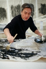 Hiroshi Senju in his New York studio