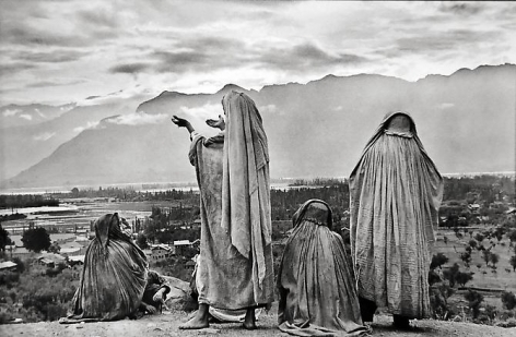 Henri Cartier-Bresson, Srinagar, Kashmir,1948, gelatin silver print, 16 x 20 inches. &copy; The Estate of Henri Cartier-Bresson / Magnum Photos