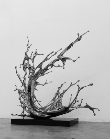 Zheng Lu, Airily Surging, 2019, stainless steel, 49.2 x 35.4 x 51.2 inches/125 x 90 x 130 cm
