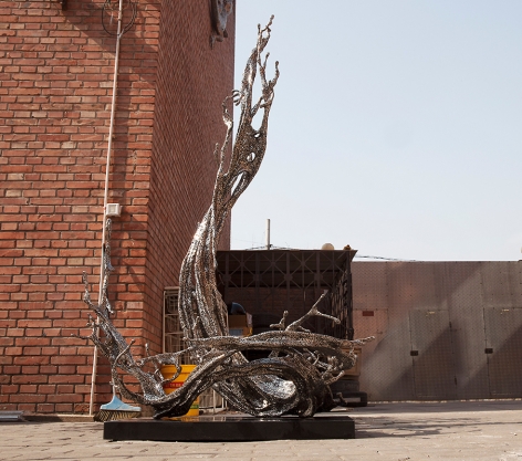 Jin Bo [special edition], 2019, stainless steel, 75.98 x 47.24 x 32.28 inches, 193 x 120 x 82 cm