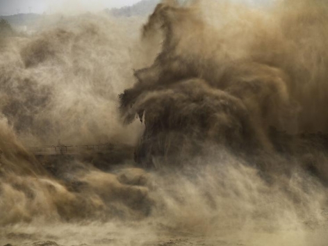 Edward Burtynsky, Xiaolangdi Dam #4, Yellow River, Henan Province, China, 2011, Chromogenic color print, 48 x 64 inches